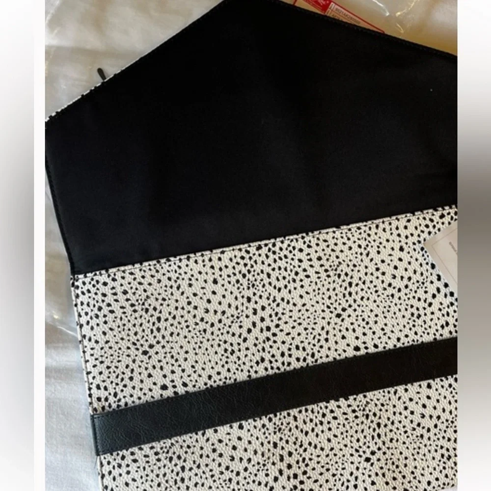 Thirty-One Dainty Black & White Speckled Laptop/Tablet Sleeve Case